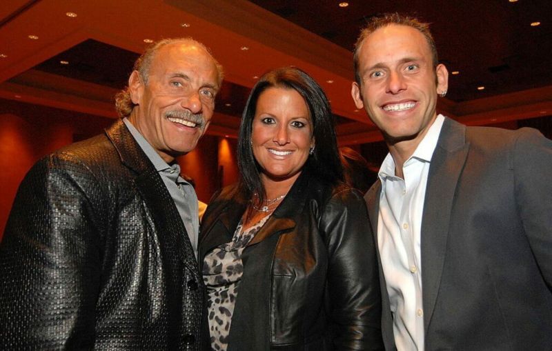 Les Gold's Wife